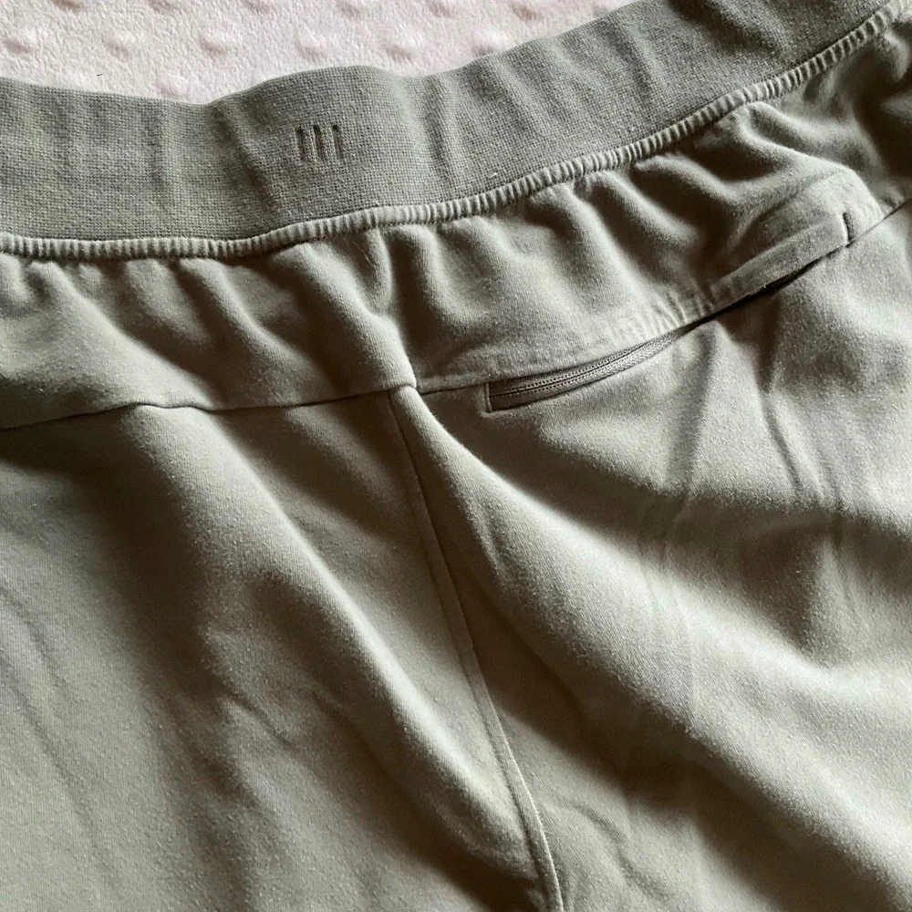 Lululemon City Sweat Joggers Mens‎ Medium Olive Green Tapered Fit Drawstring